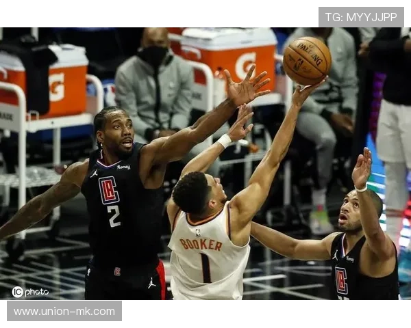 恩里克联赛战术革新引领球队崛起,打造全新攻防体系 恩里克联赛战术革新引领球队崛起,打造全新攻防体系