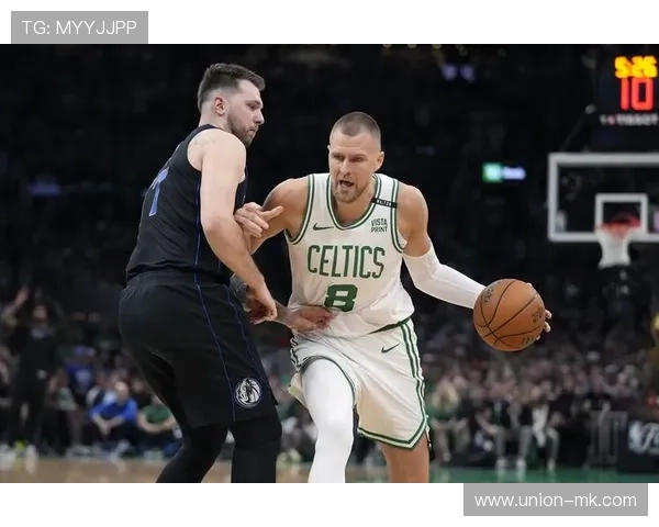 波尔津吉斯伤愈归来,重返赛场展现强大实力 波尔津吉斯伤愈归来,重返赛场展现强大实力